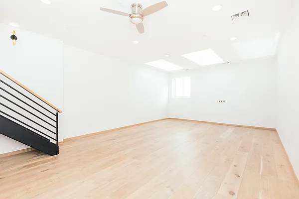 Rented by HCRE | media 5