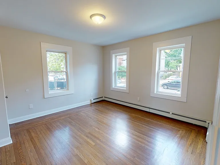 90 Bristol St #10 — Photo 14