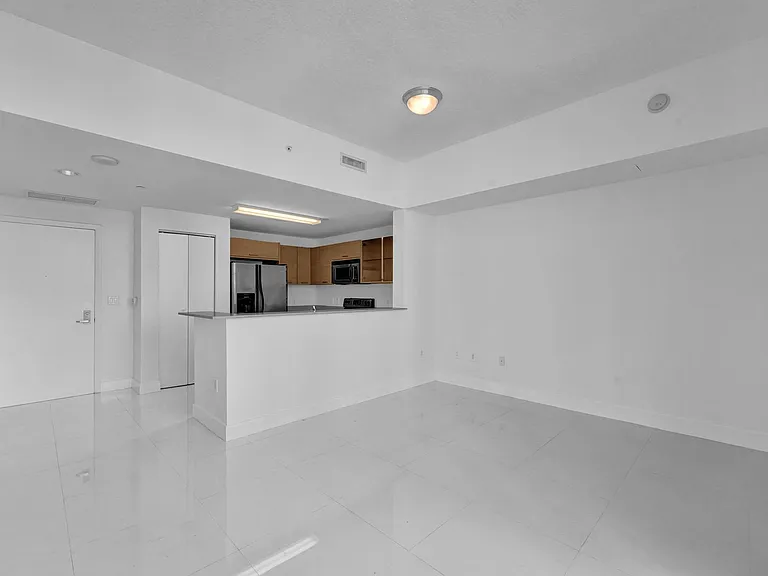 350 NE 24th St #509 — Photo 46