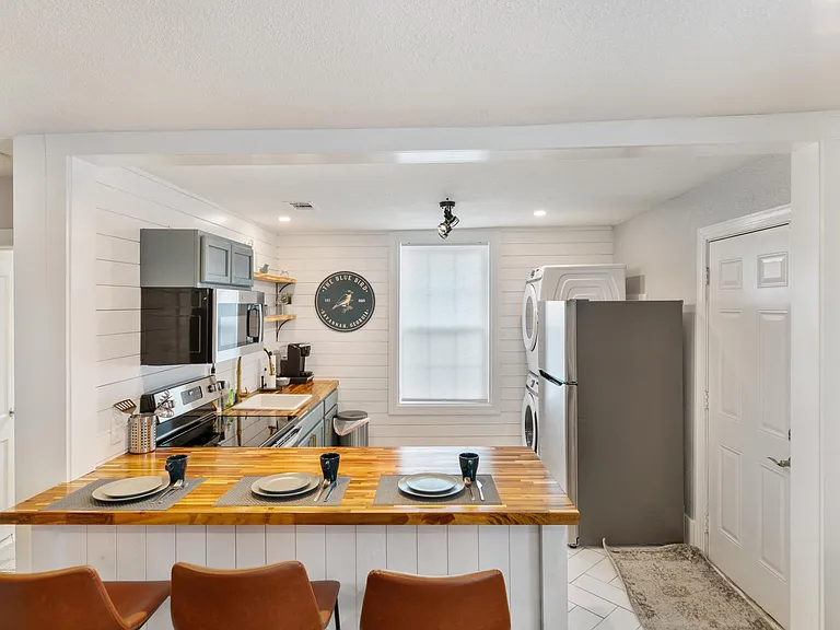 1509 E Anderson St — Photo 2