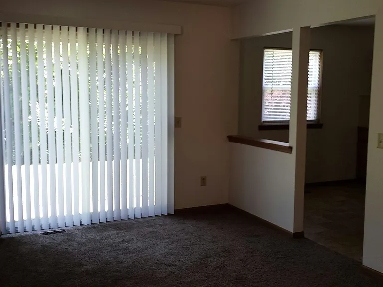 1010 Valley Side Dr #1012 — Photo 5