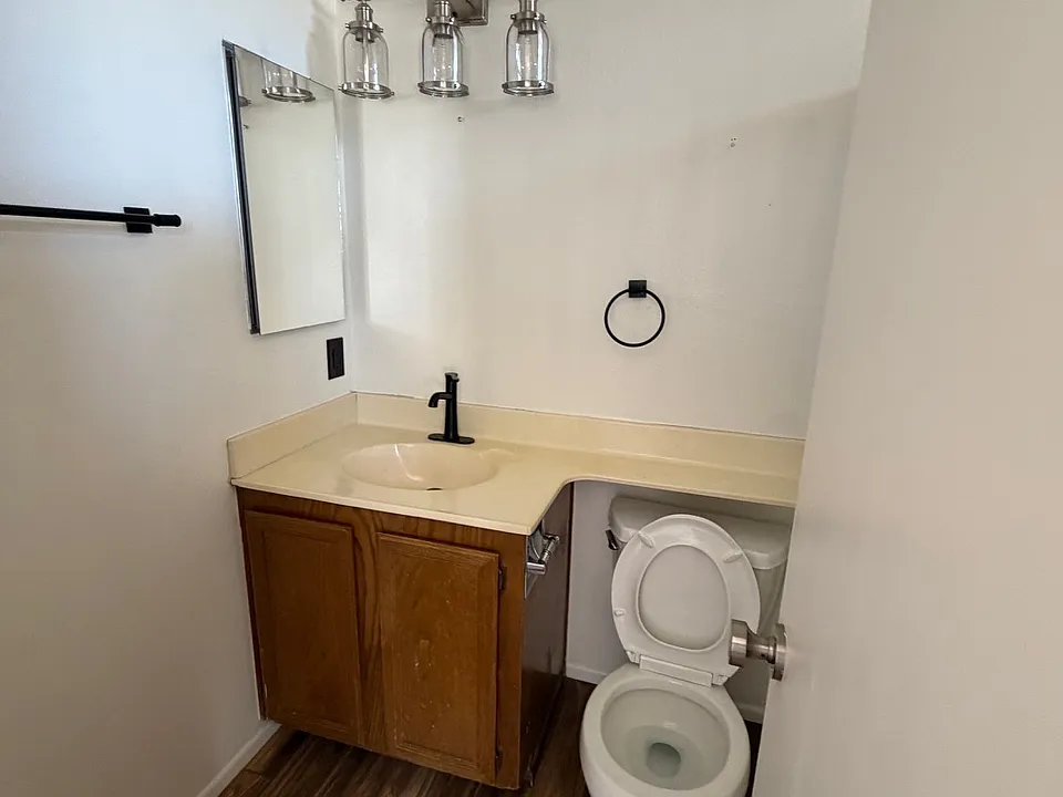 842 Granada Dr