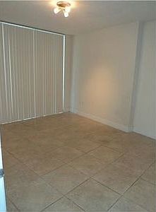 4th image of 1750 N Bayshore Dr APT 1904