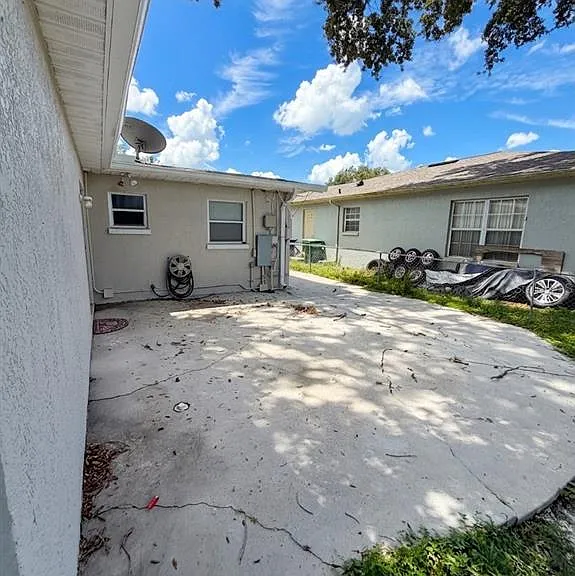 2119 W Henry Ave — Photo 21