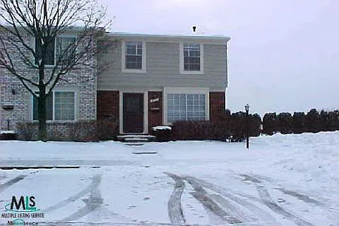 2714 Seaton Circuit S photo 1