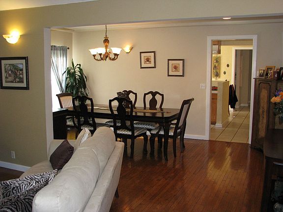 3rd image of 525 La Paloma Ave