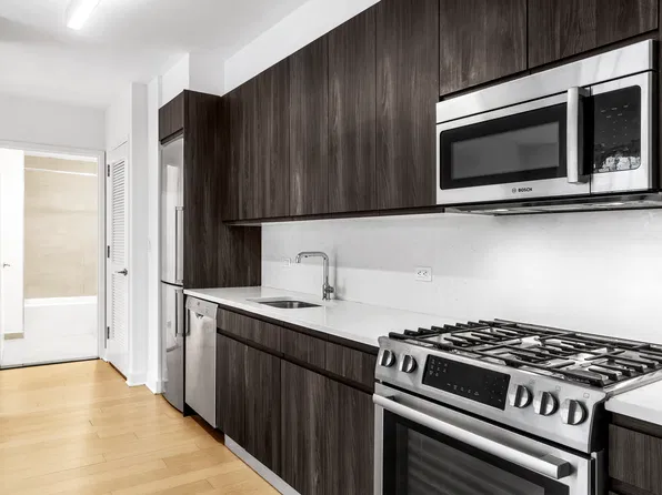 363 Bond Street #607, photo 2