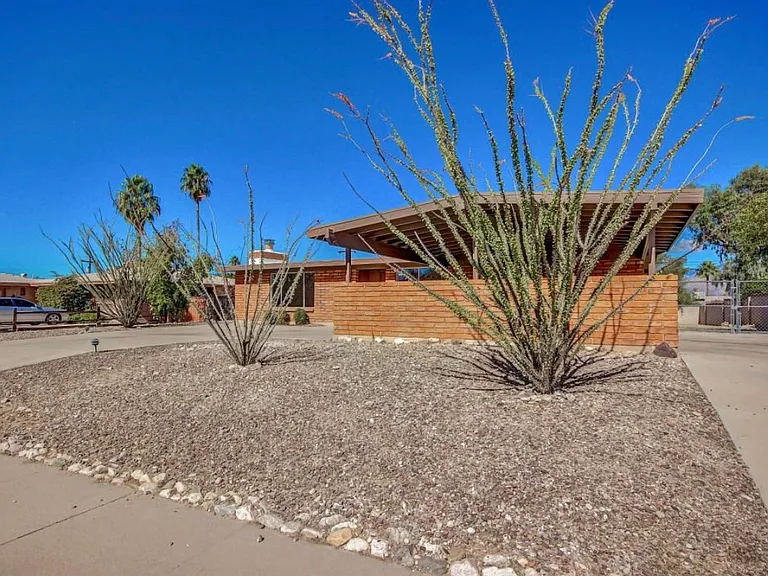 9401 E Magdalena Rd — Photo 2