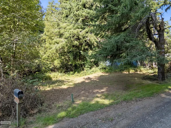 2141 SW Bard Rd, Lincoln City, OR 97367