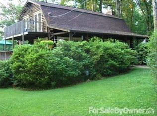 10 Crescent Ln, Huntington, WV 25702