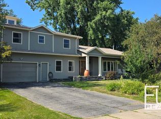 185 Crescent Beach Dr, Burlington, VT 05408