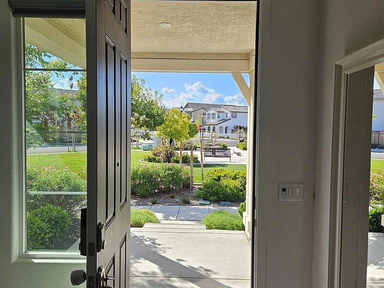 2243 S Stunham Ln — Photo 15