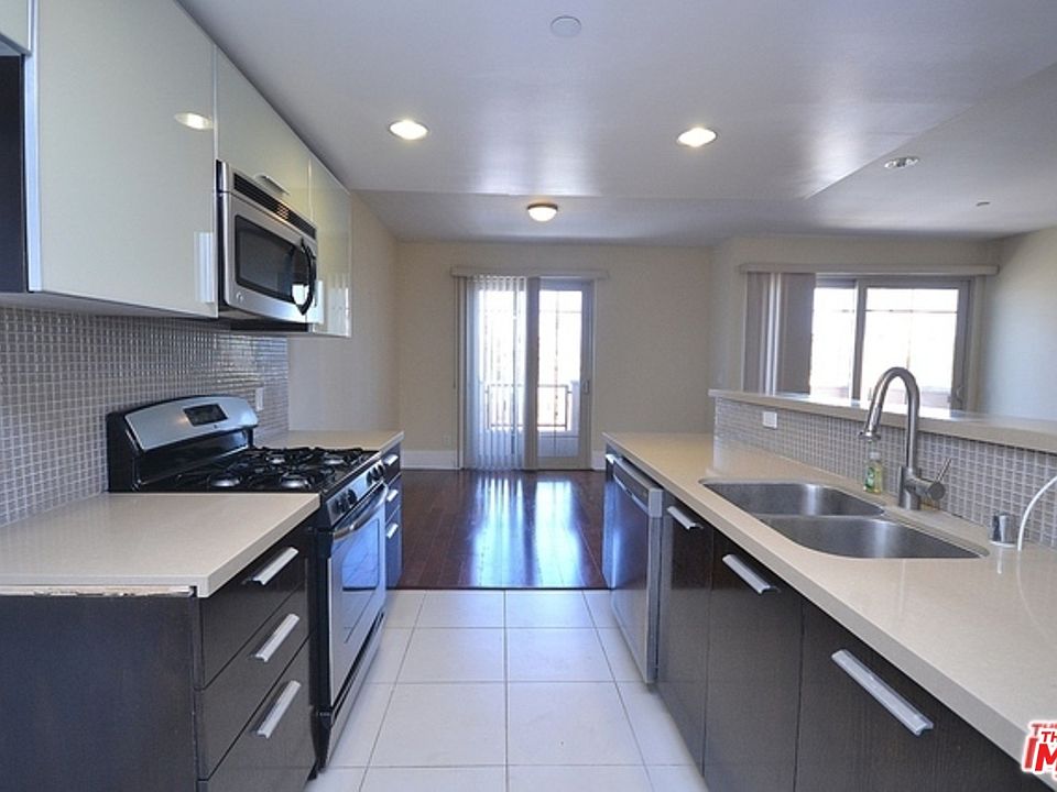 1st image of 147 N Berendo St #Penthouse 2