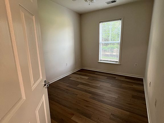 3rd image of 3820 Lightfoot St Unit 120