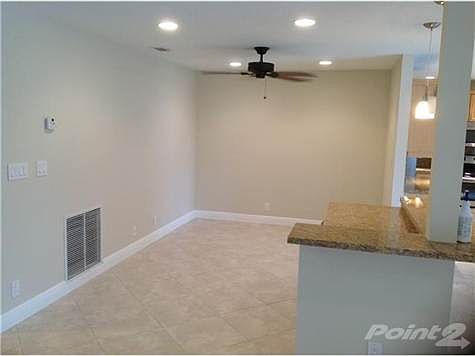 4th image of 4009 NW 72nd Ave