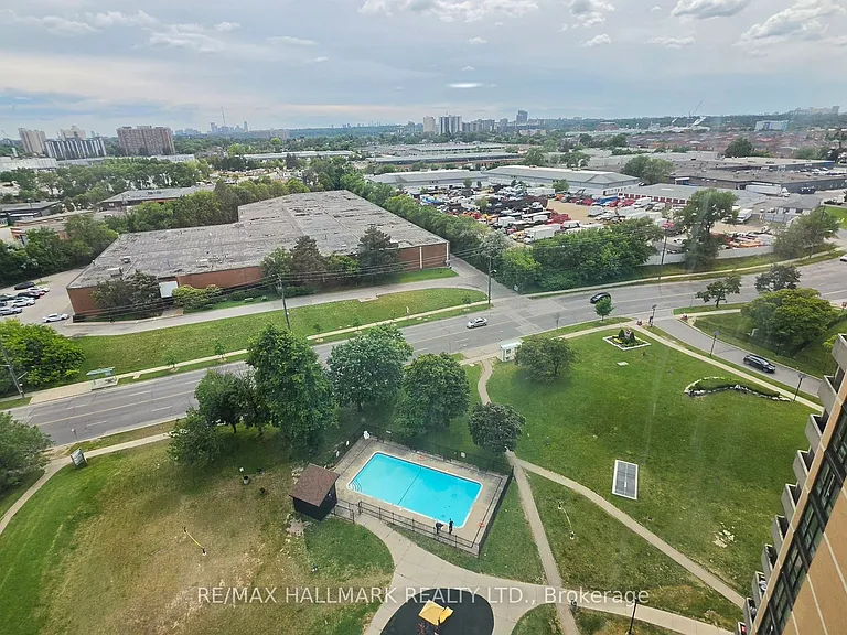 15 Martha Eaton Way #1705 — Photo 17