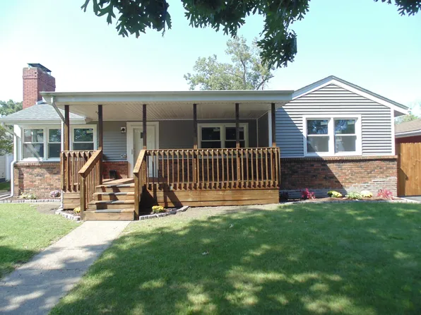 2868 Elkhart St, Lake Station, IN 46405