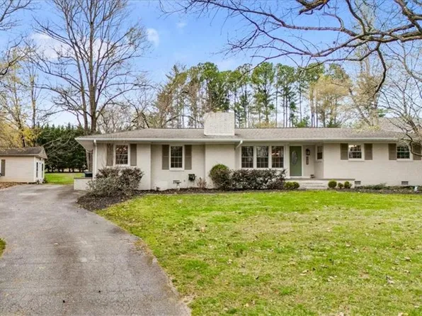 6909 Wooden Rail Ln, Summerfield, NC 27358