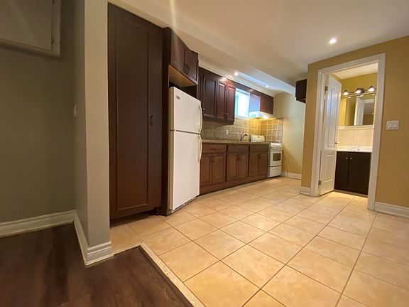 2nd image of 22 Rusholme Park Cres
