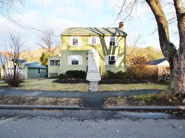 12 Fell St, Wakefield, MA 01880