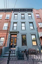 511 Clinton Street in Carroll Gardens