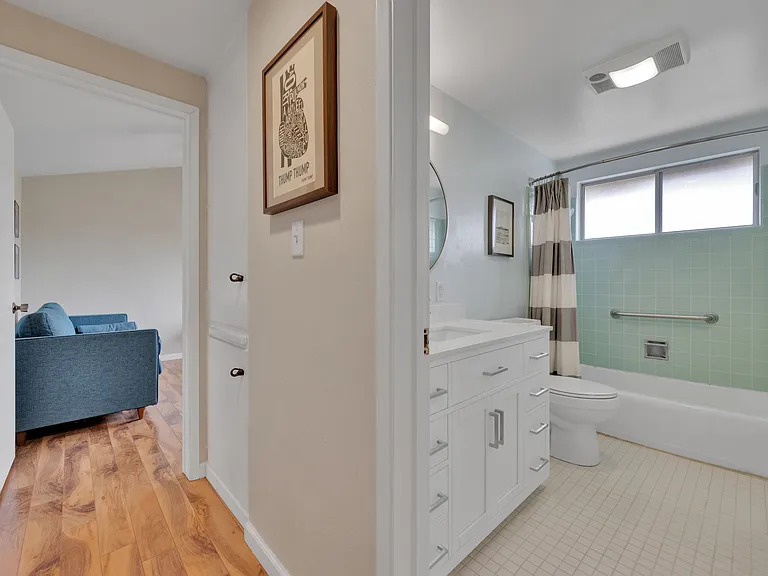 5621 Morro Way — Photo 37