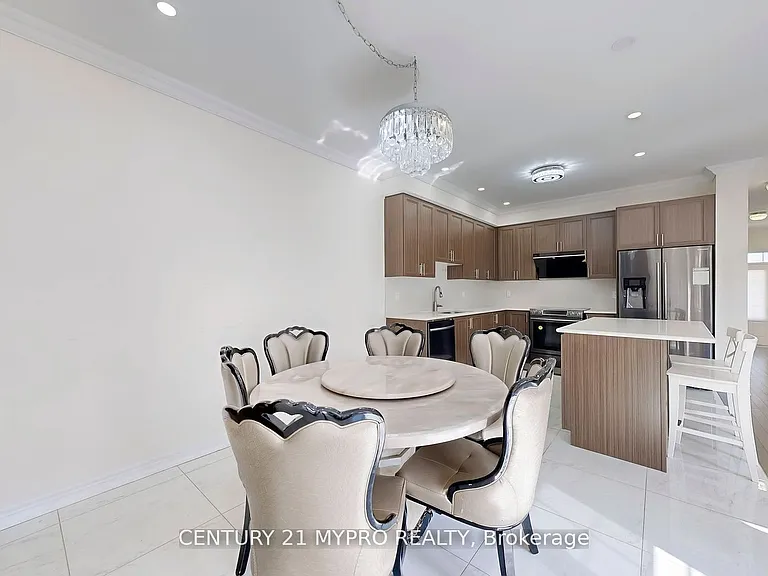 13 N Rexford Dr — Photo 7