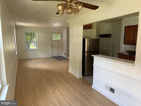 5th image of 7130 Greenwood Ave
