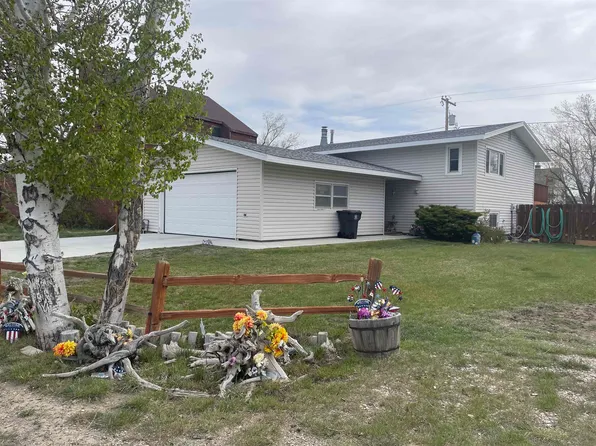 408 N 9th St, Rawlins, WY 82334