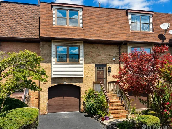 3504 N Oaks Blvd, North Brunswick, NJ 08902