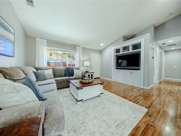 23587 Vista Way, Canyon Lake, CA 92587