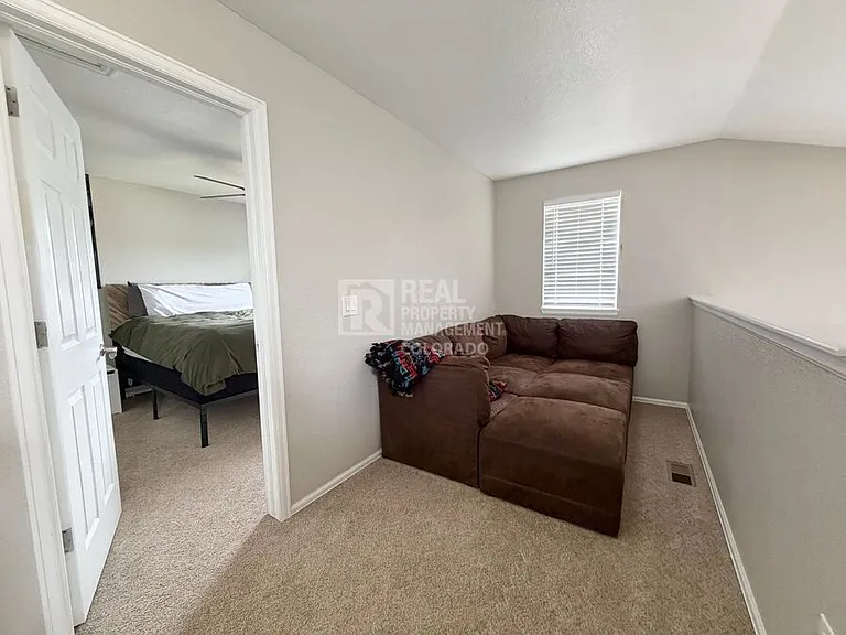 2229 Hyacinth Rd — Photo 13