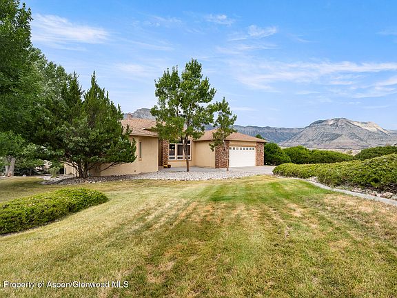 3rd image of 31 Boulder Ridge Dr