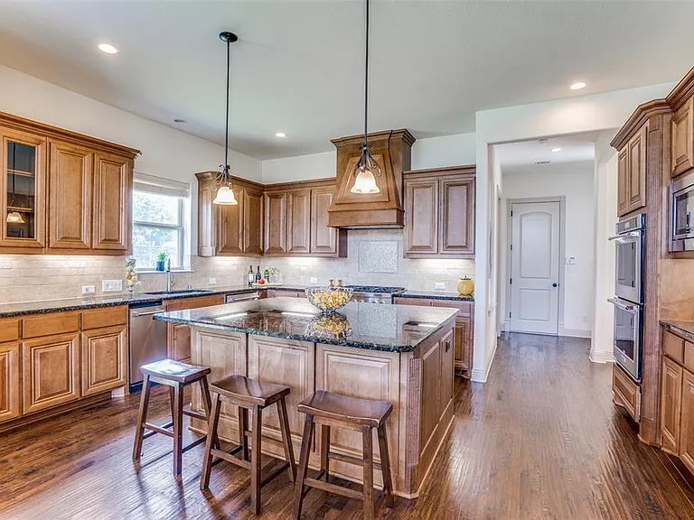 12226 Lazio Ln — Photo 8