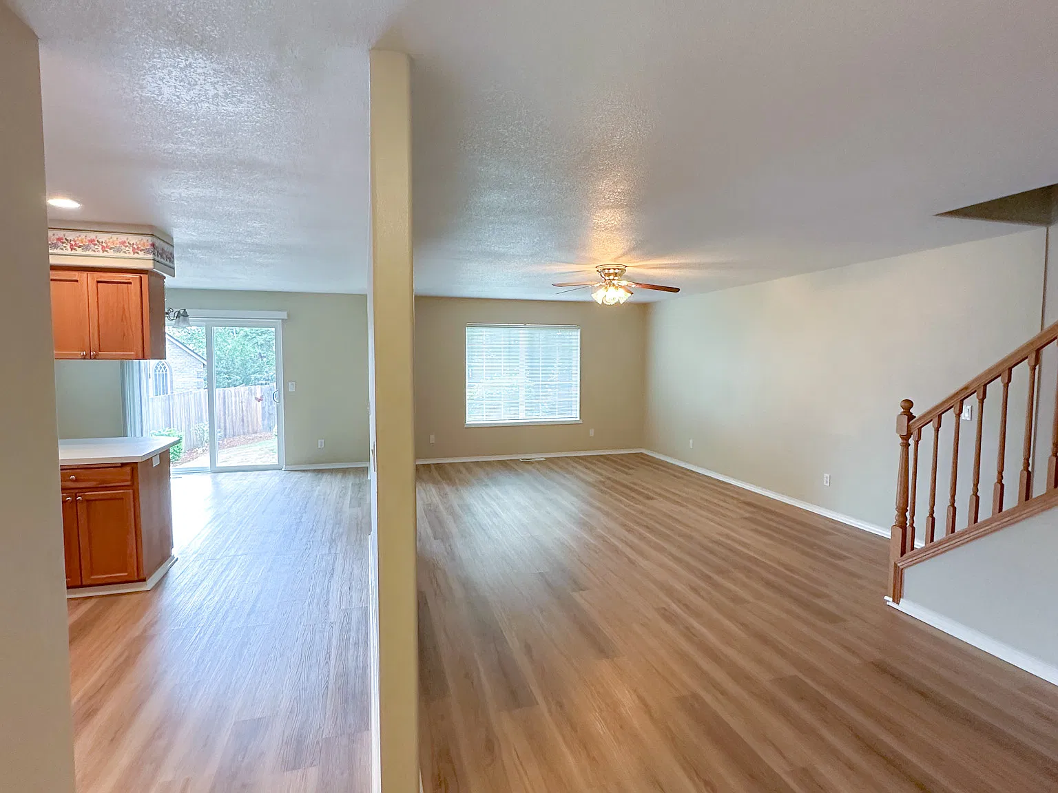 3 bed, 2.5 bath, 2050 sqft, $2,500 — Photo 3