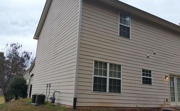 3rd image of 380 Beckenham Walk Dr