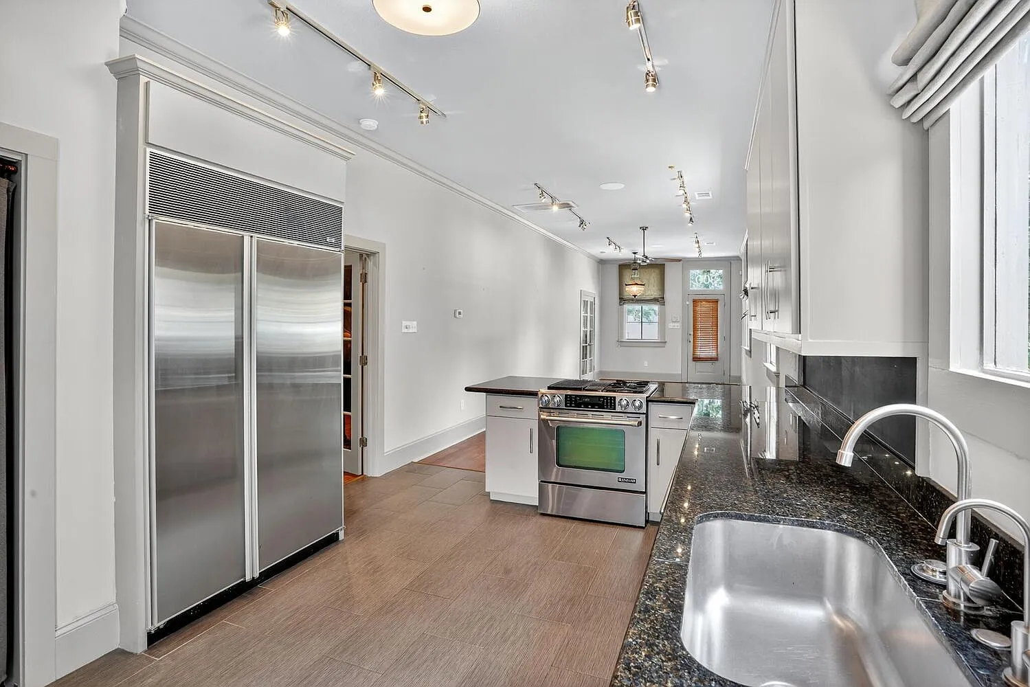 2 bed, 1178 sqft, $2,800 — Photo 4
