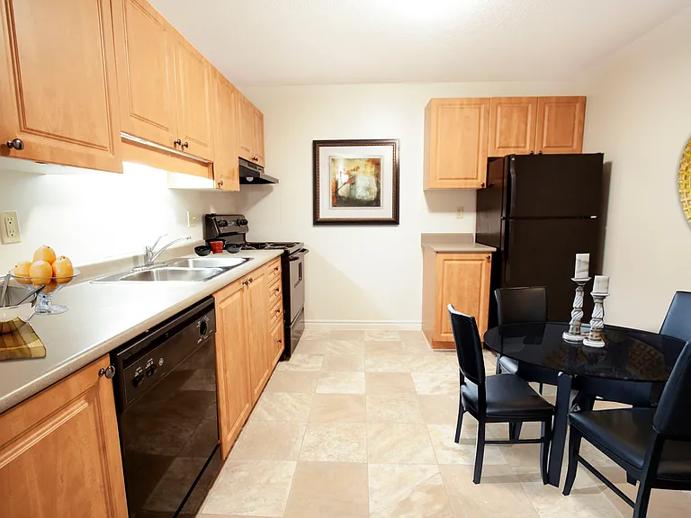 1460 Beaverbrook Ave — Photo 8