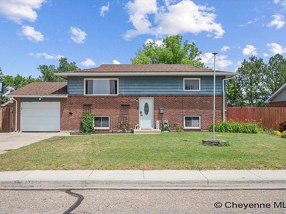 2nd image of 4729 Linden Way