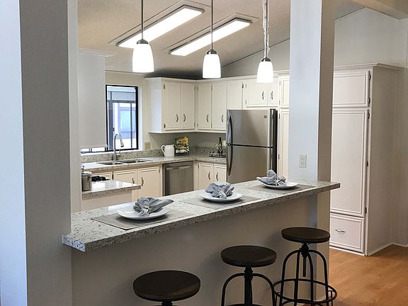 Kitchen Bar