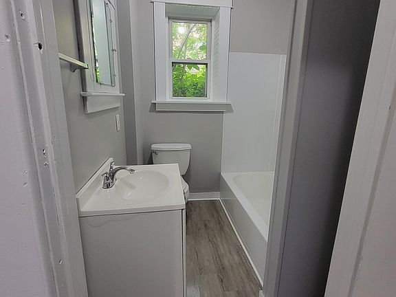 4th image of 613 Chestnut Ave #1