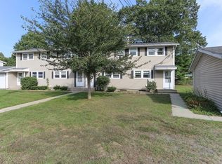 138 Woodbridge Rd, Chicopee, MA 01022