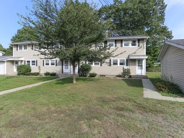 138 Woodbridge Rd, Chicopee, MA 01022