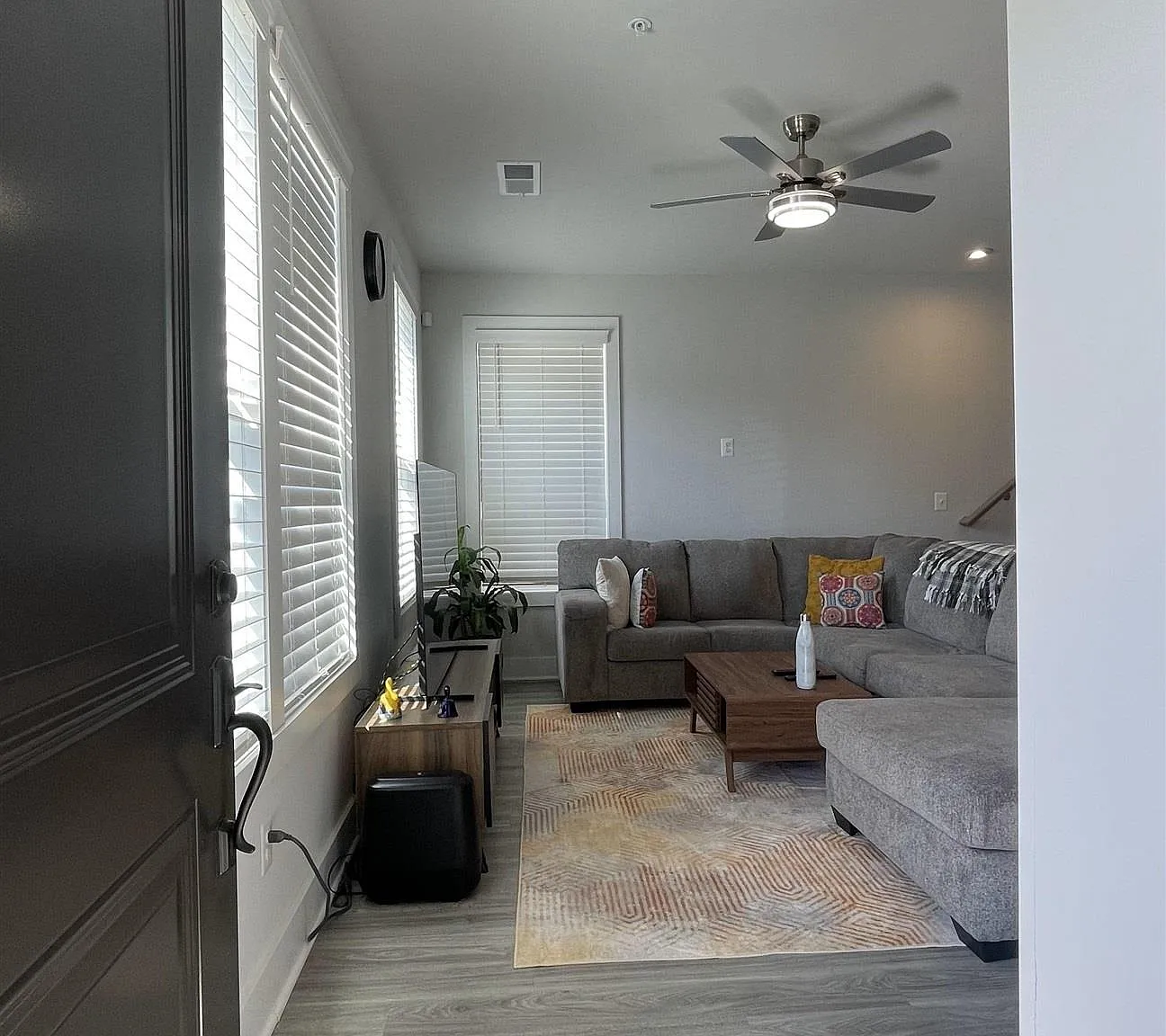 3 bed, 2.5 bath, 1625 sqft, $2,475 — Photo 3