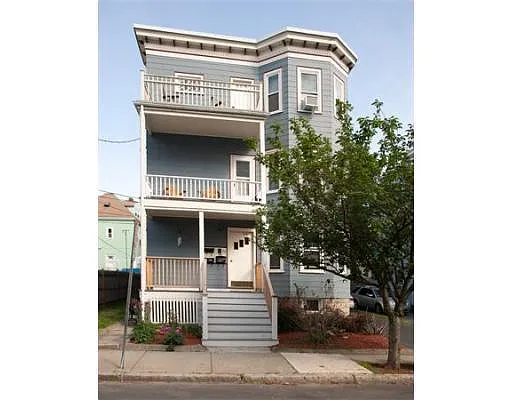 Building Photo - 20 Waterhouse St #2