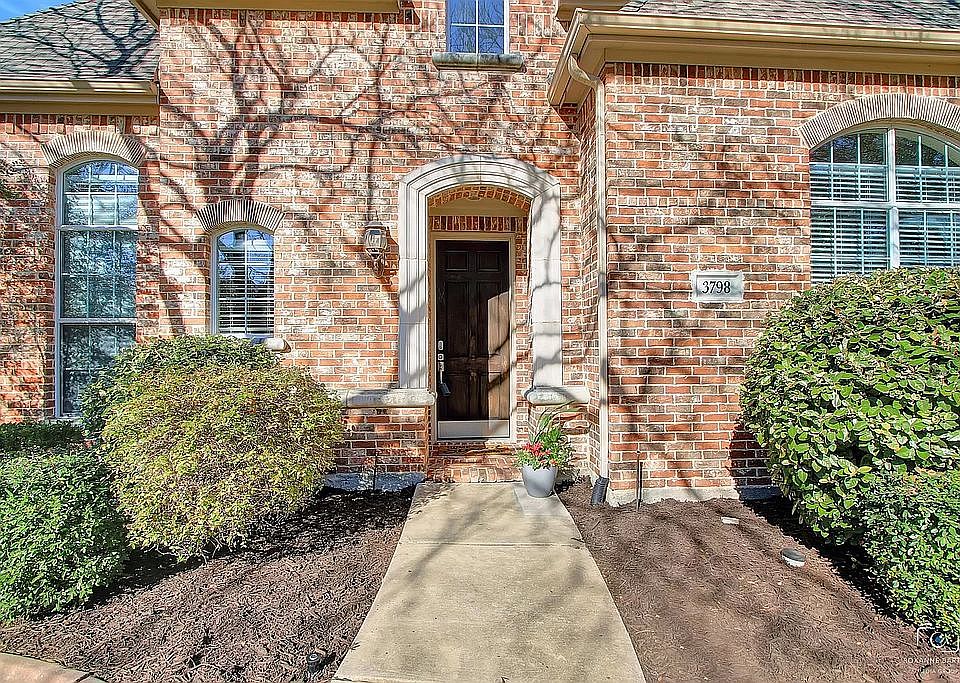 2nd image of 3798 Navarro Way