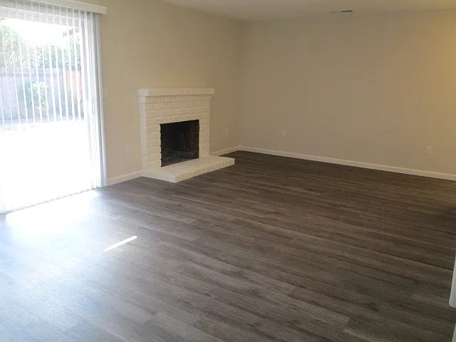 3 bed, 2.0 bath, 1200 sqft, $3,595 — Photo 4