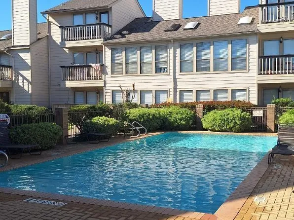 2277 S Kirkwood Rd APT 1002, Houston, TX 77077