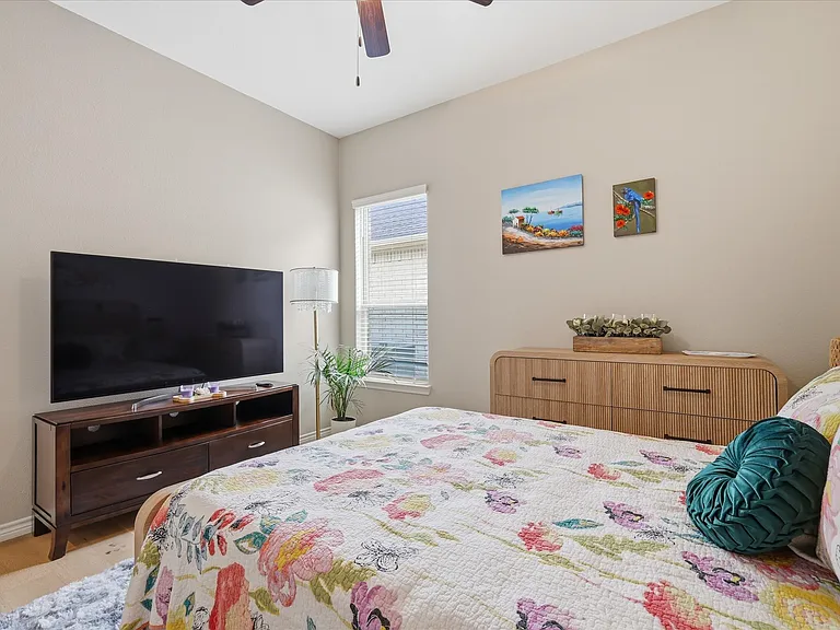 616 Lake Cove Dr — Photo 29