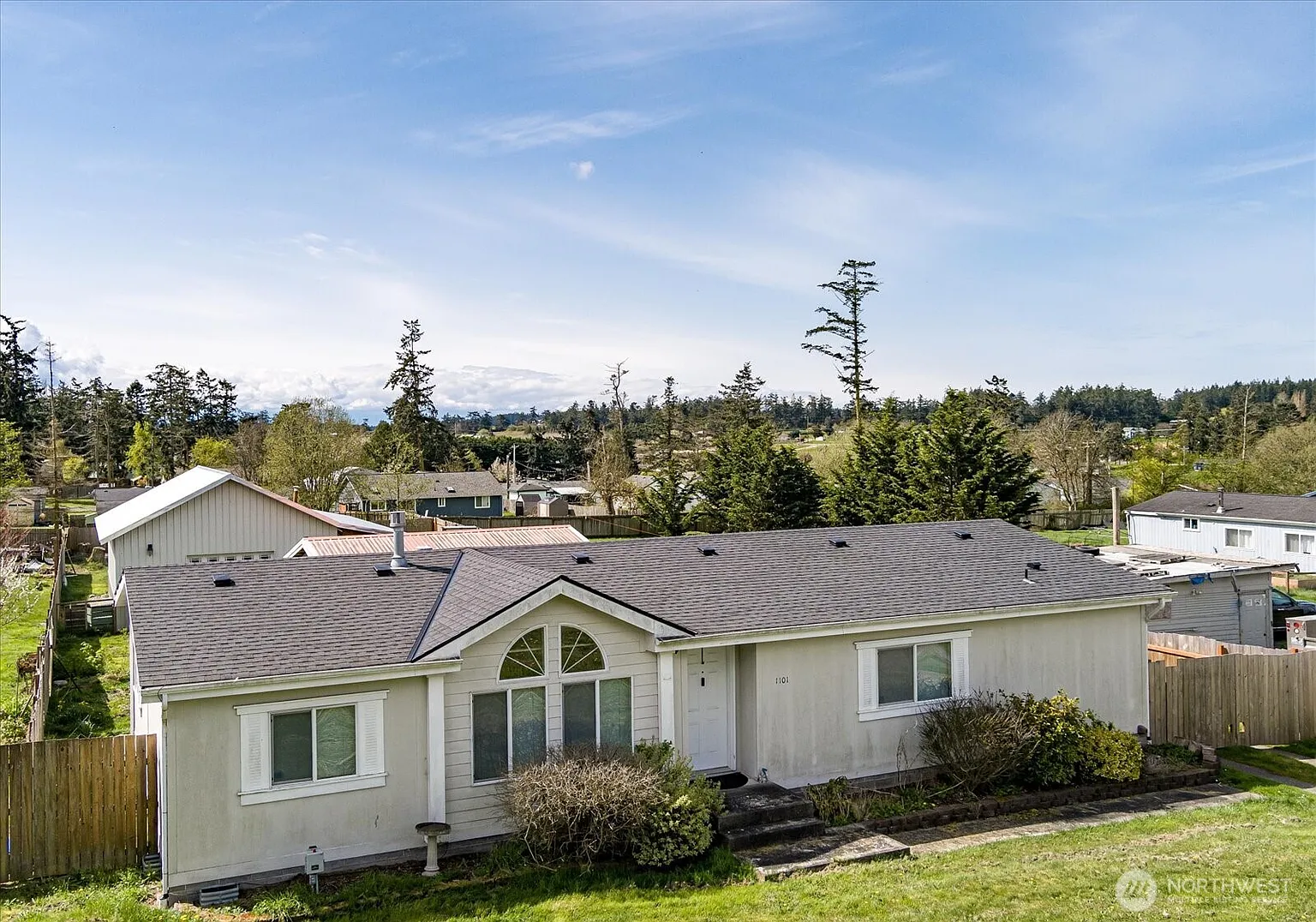 1101 Paul Avenue photo 1